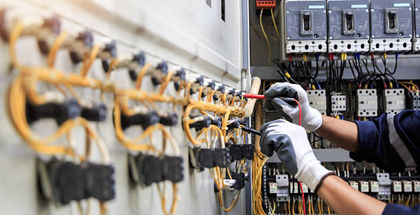 Professional Electrician technician working in Woodhaven, MI